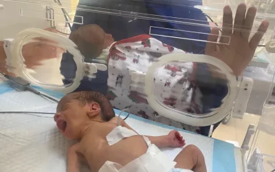 L’occupation assiège les nourrissons… L’interdiction du lait en poudre menace la vie de milliers d’enfants à Gaza